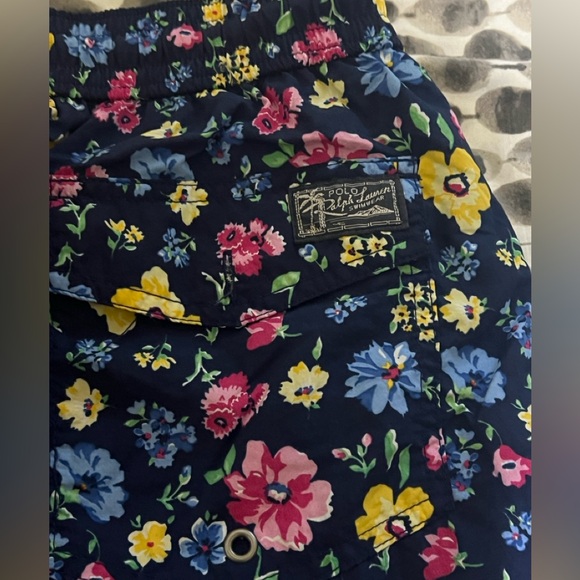 Men's Polo Ralph Lauren Colorful Floral Shorts - Picture 5 of 6